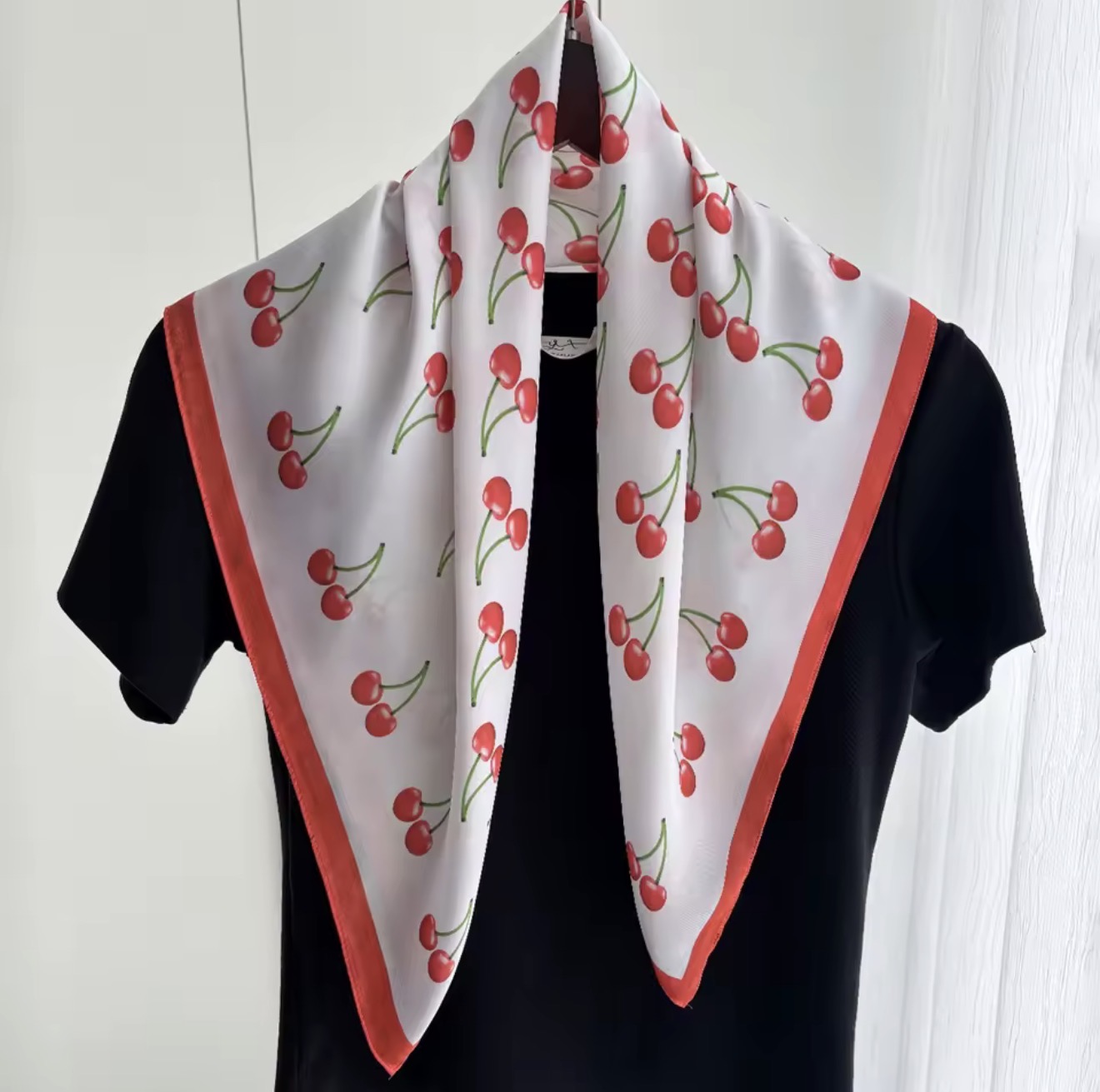 Large scarf