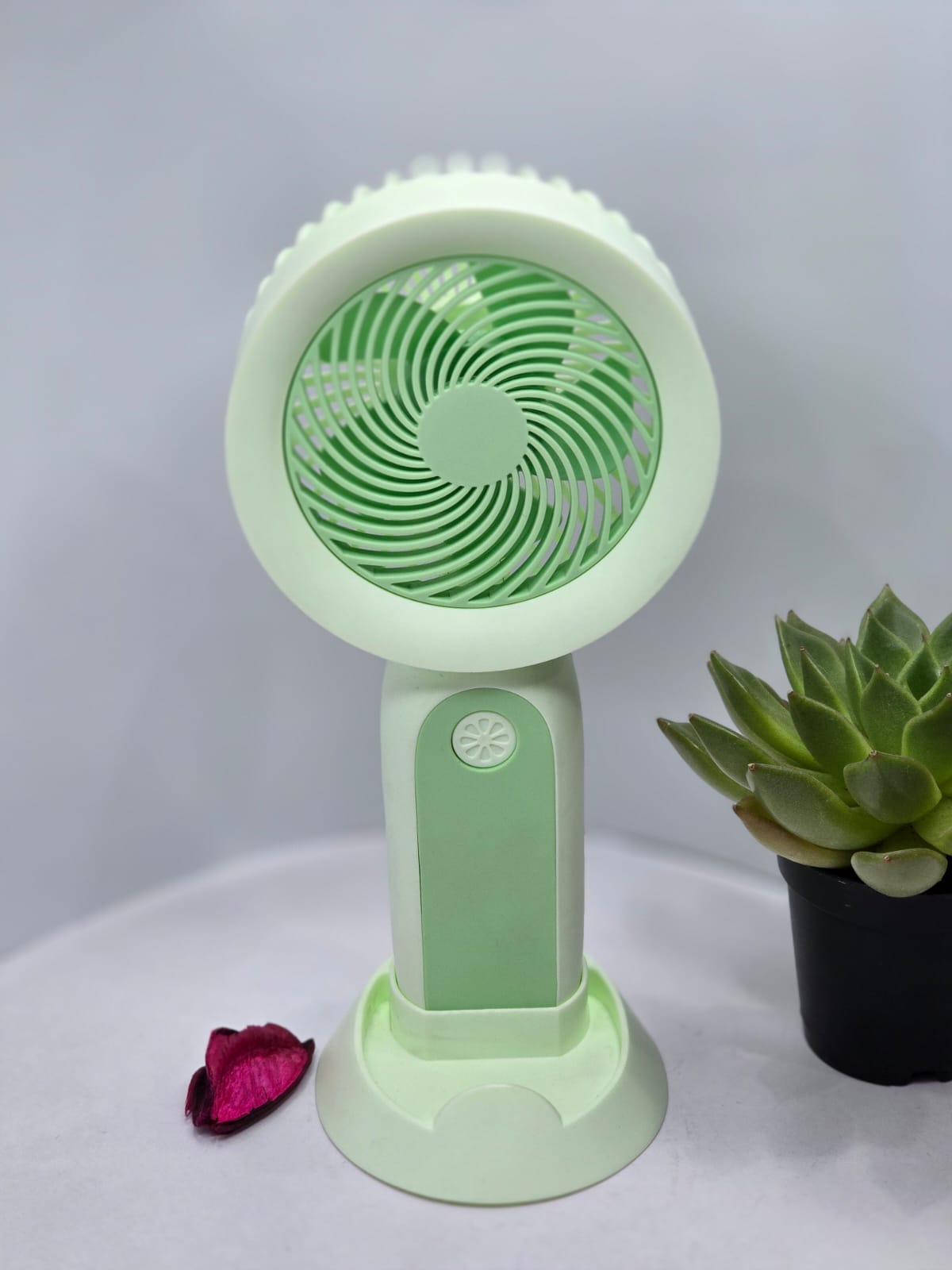 Handheld rechargeable fan