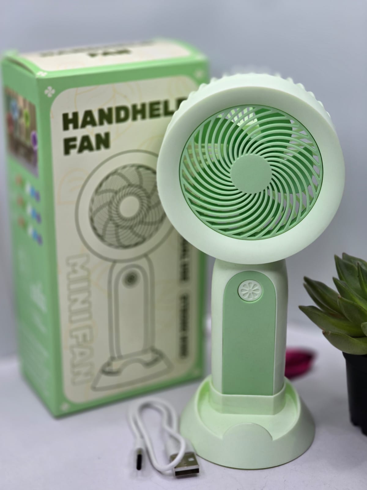 High speed handheld fan