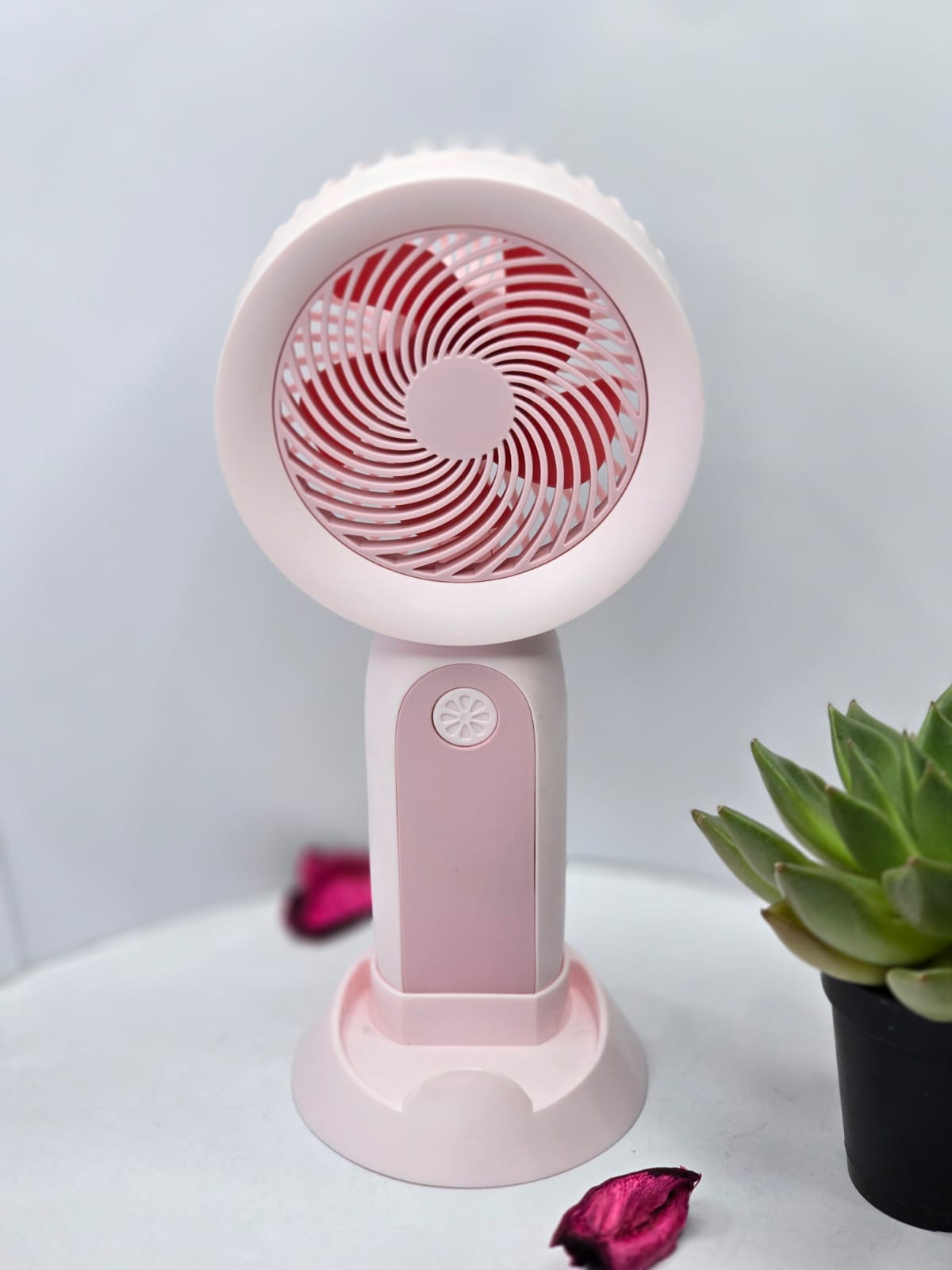 Handheld portable fan