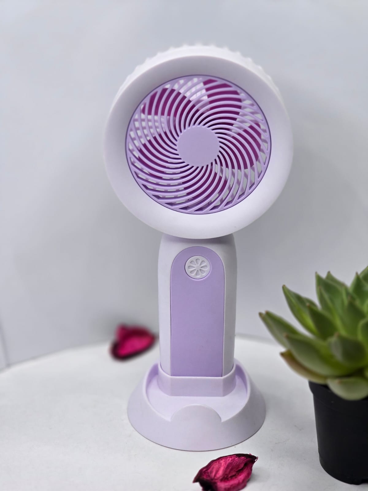 Handheld portable fan