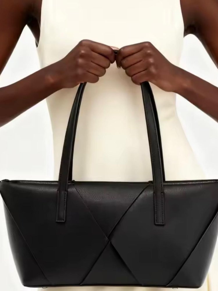 resized_Ellie_Hand_bag_-_Black_-_5