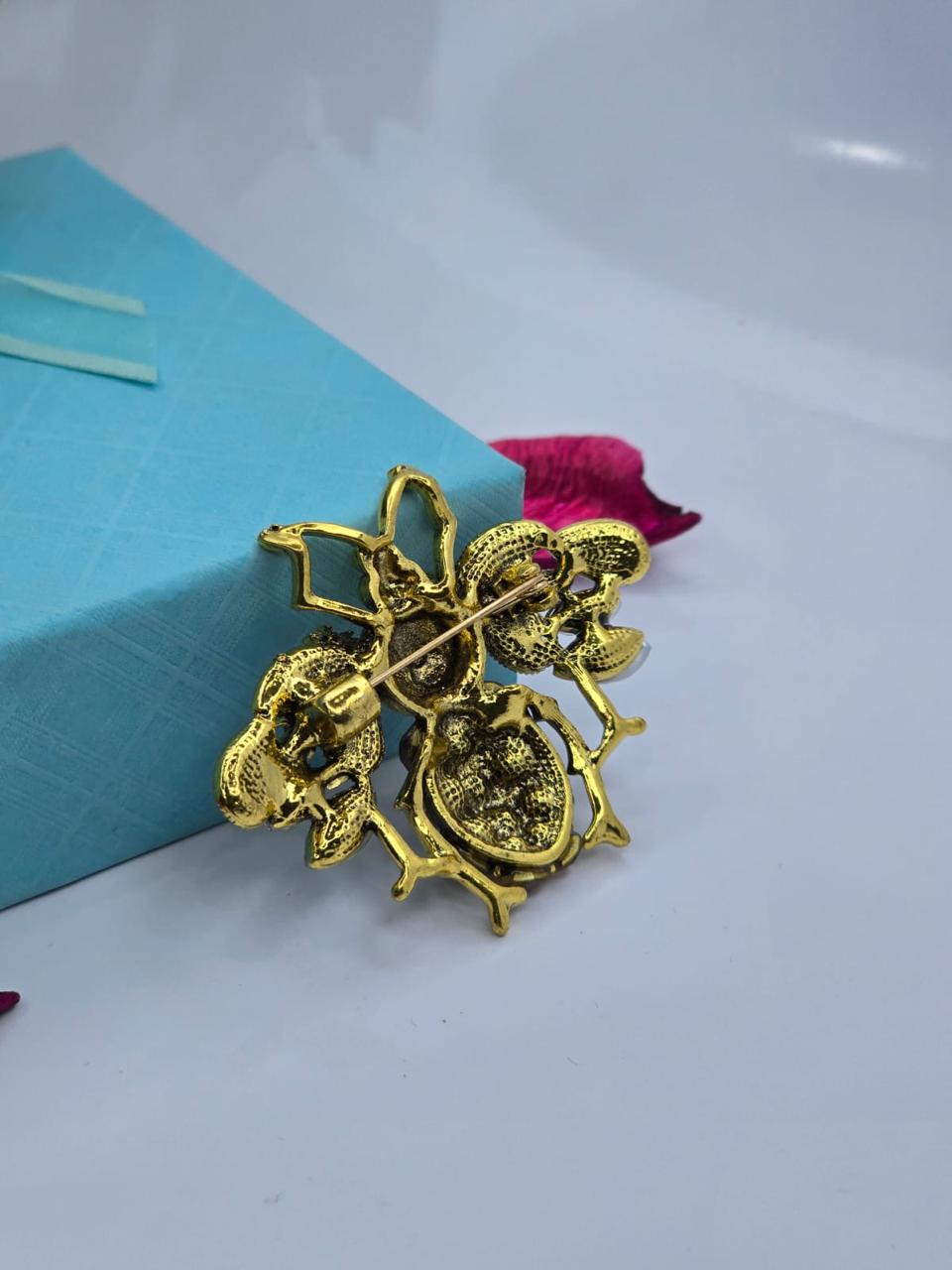 Bee Vintage brooch