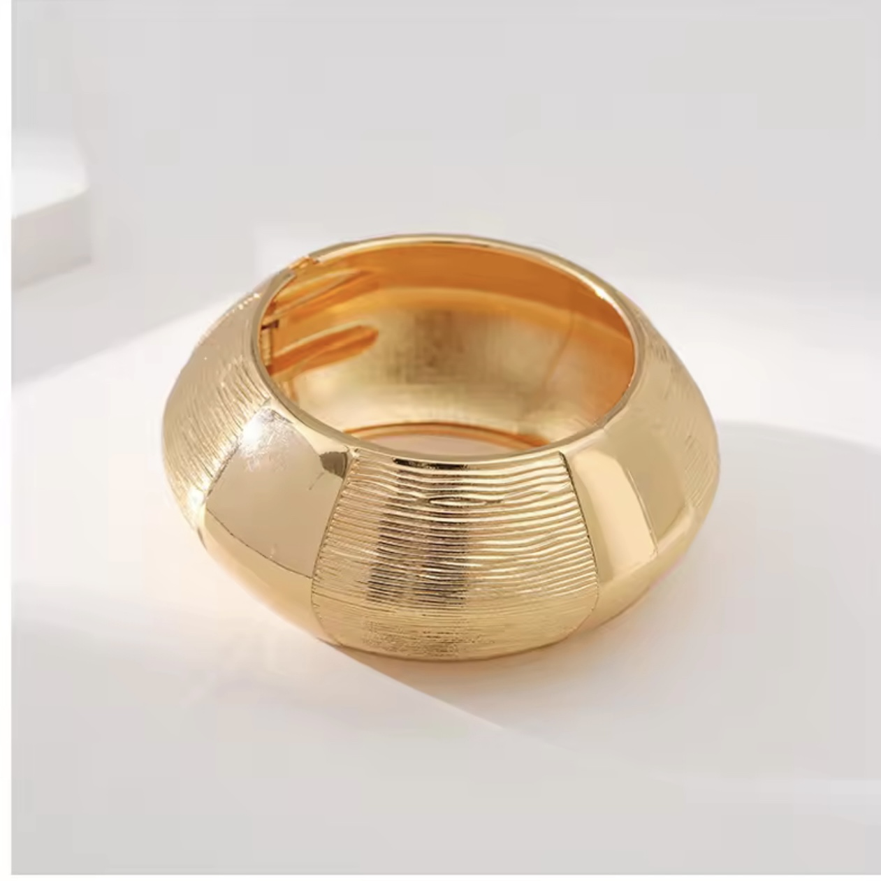 Chunky bangle