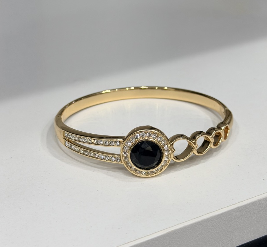 Gold slim bangle
