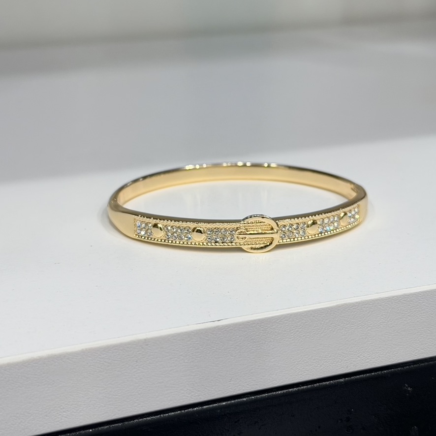 Slim Gold bangle