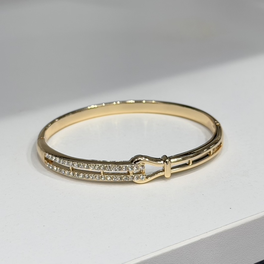 Gold slim bangle