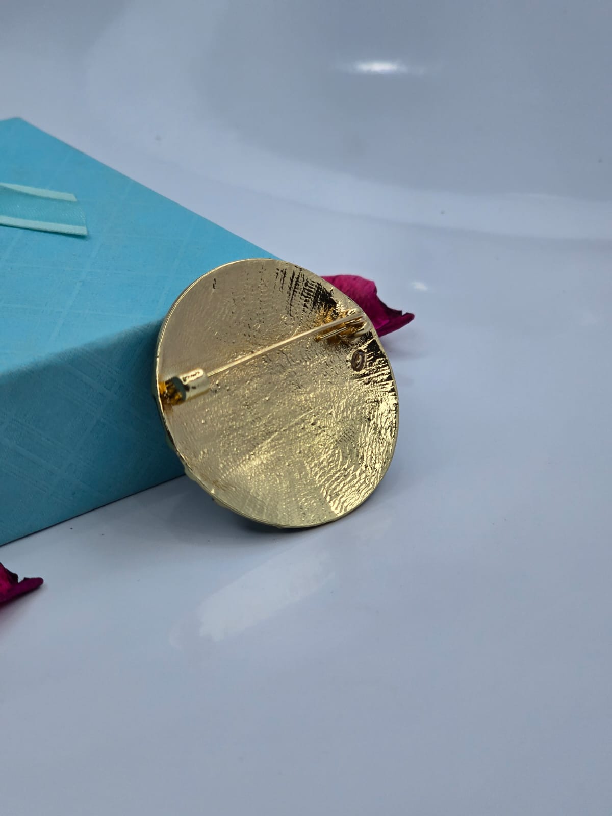 Brooch pin