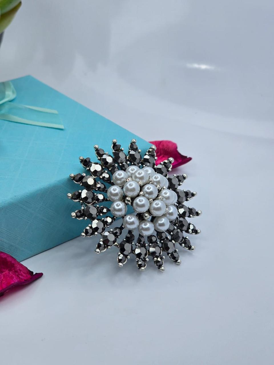 Round Vintage Brooch