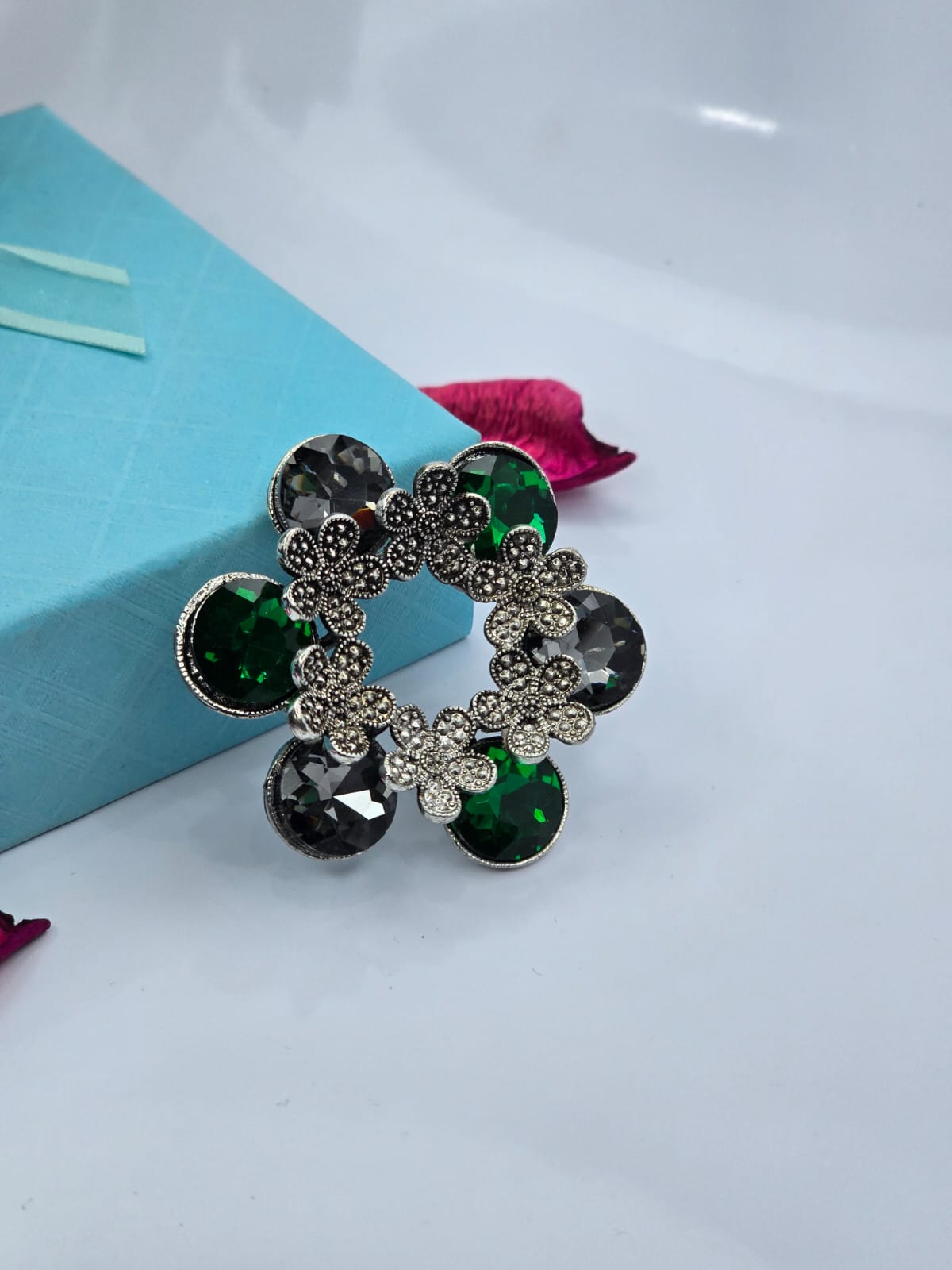 Brooch pin