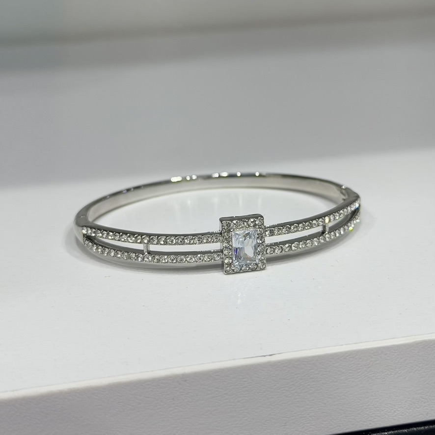 Silver slim bangle