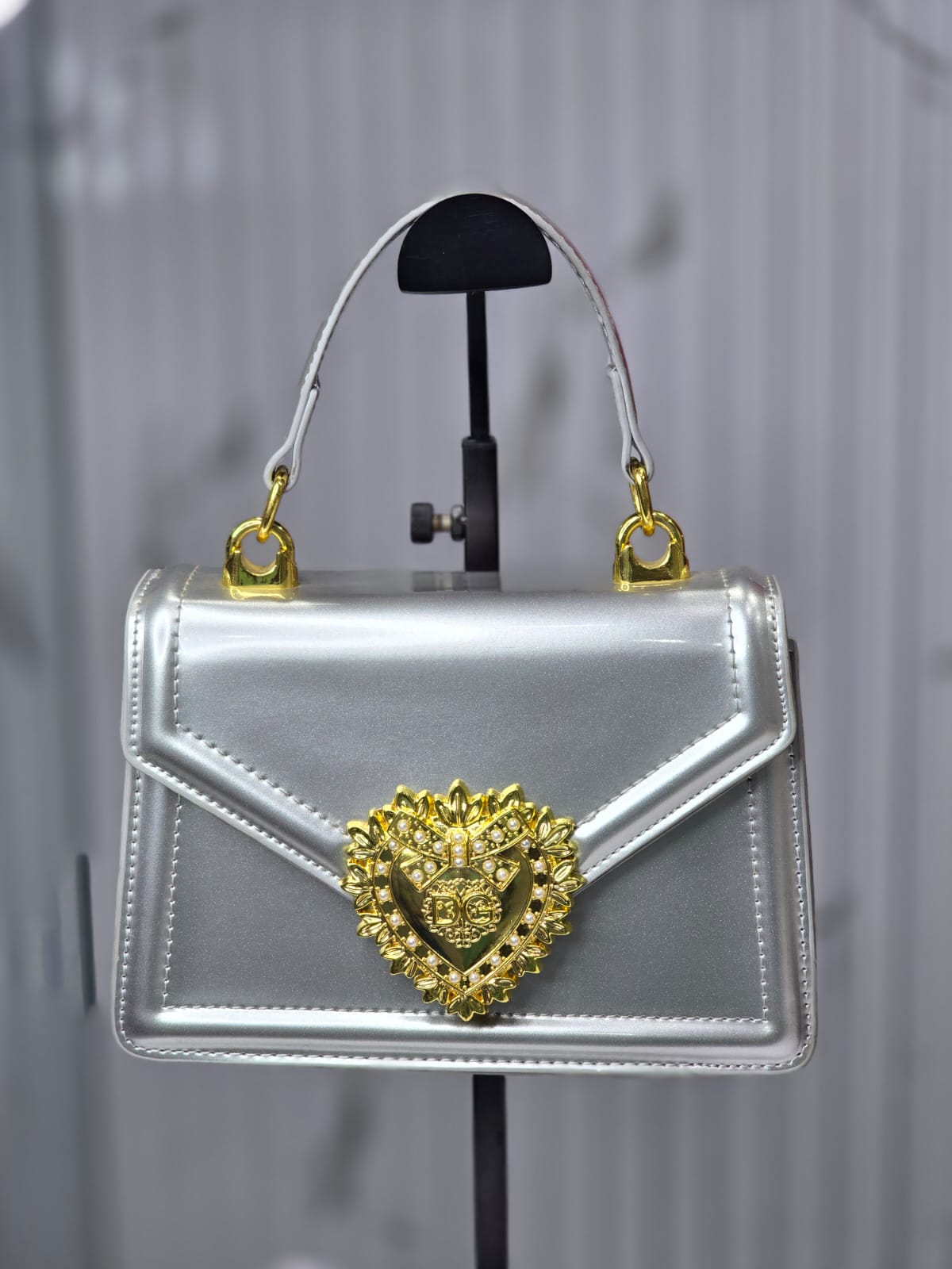 Hand bag