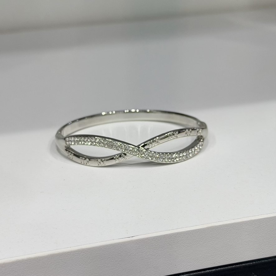 Silver slim bangle