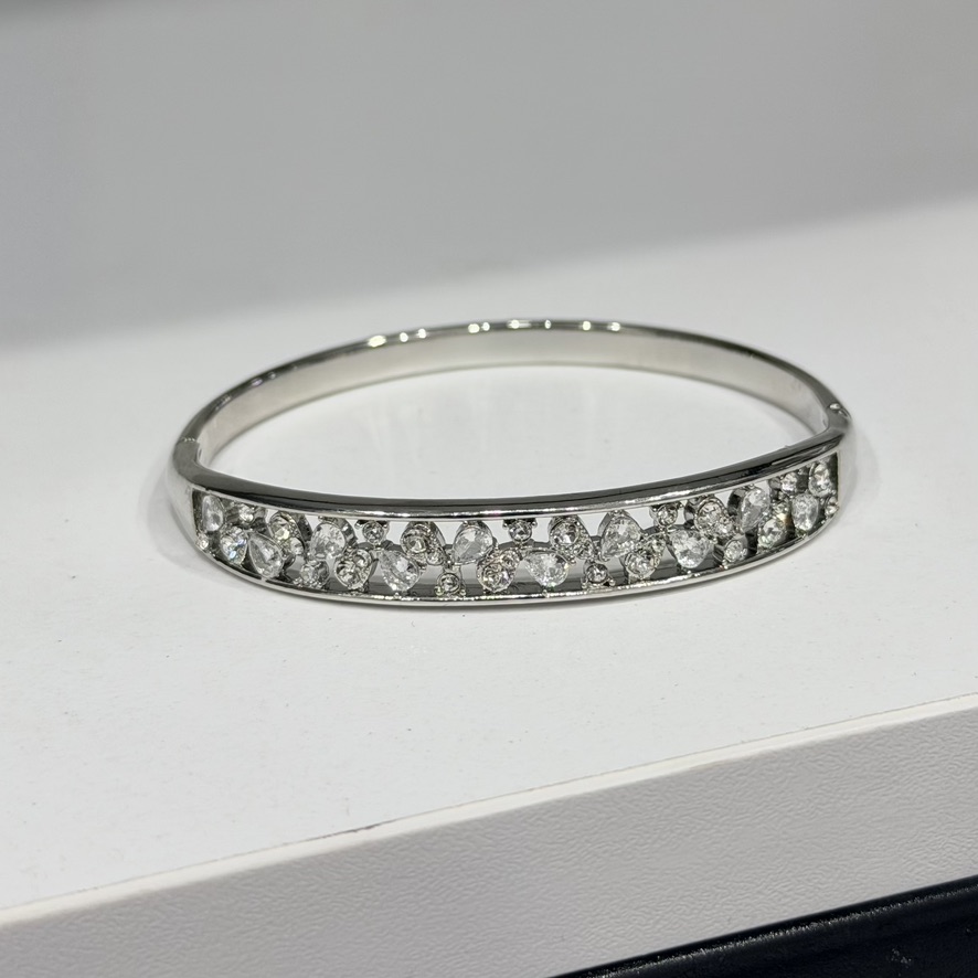 Silver slim bangle