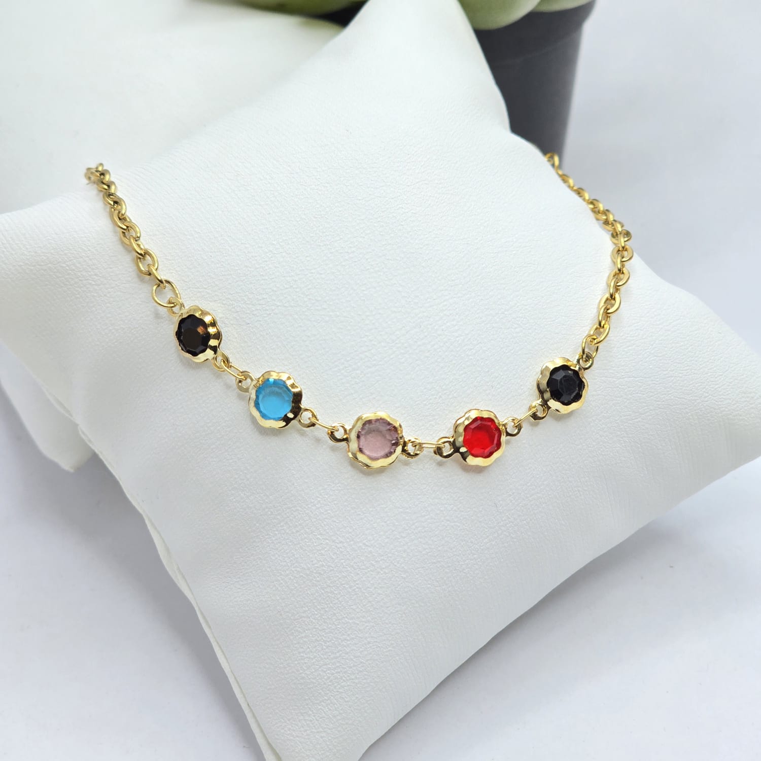 Hypoallergenic bracelet