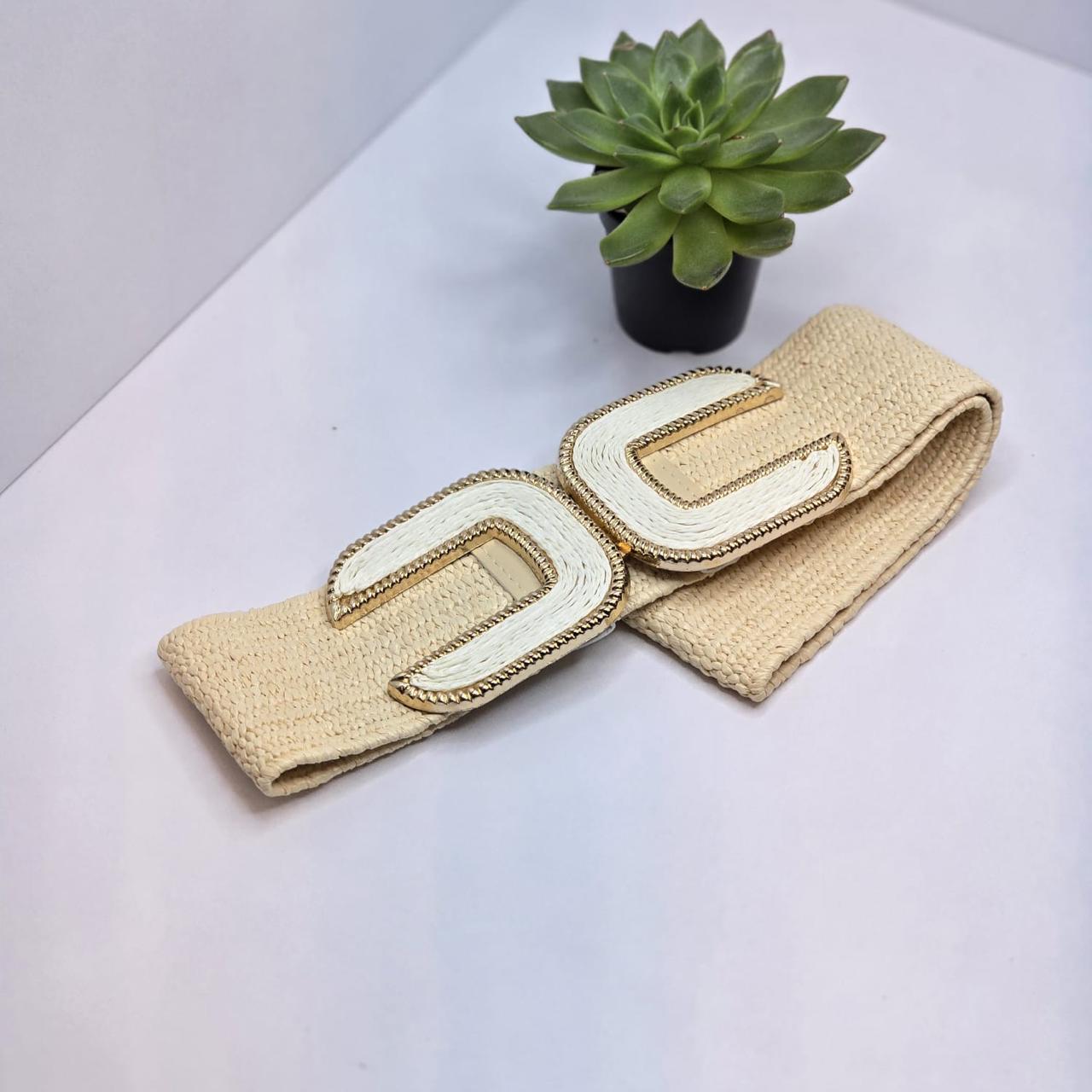 Elastic belt