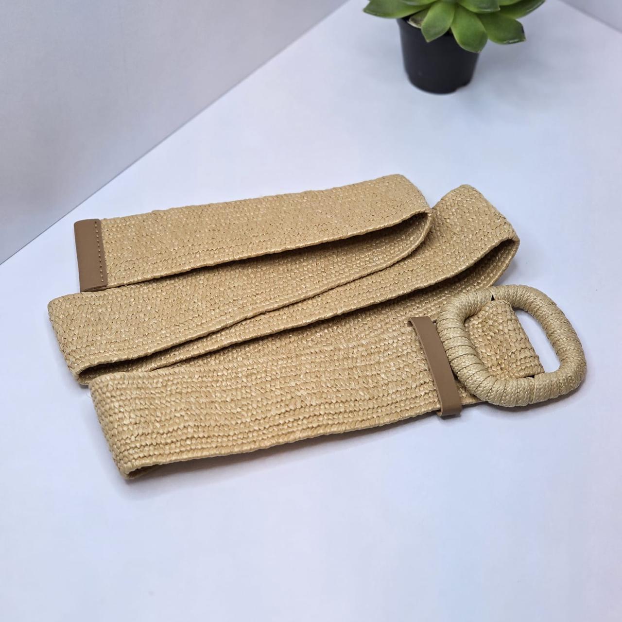 Elastic belt