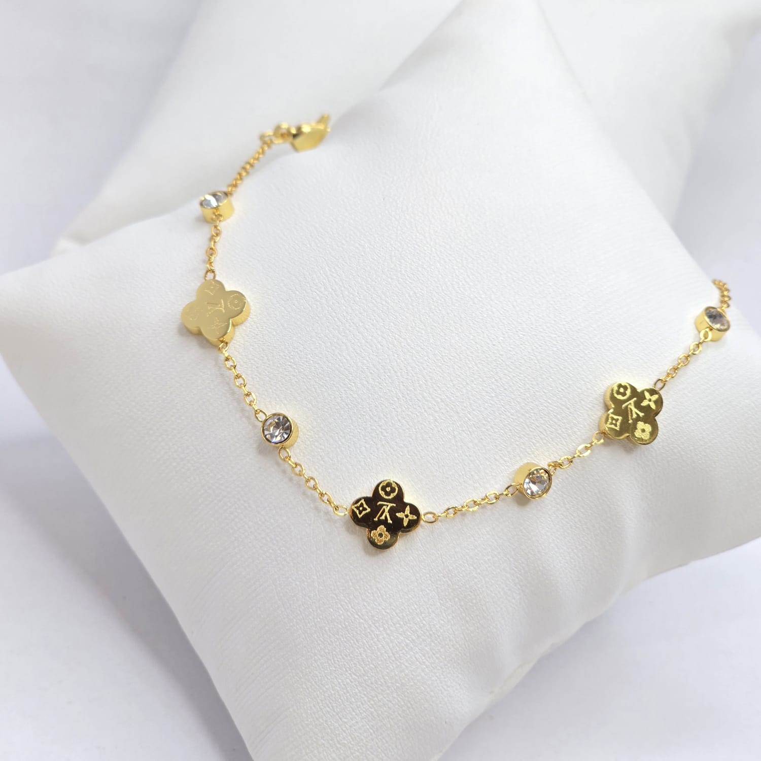 Hypoallergenic bracelet