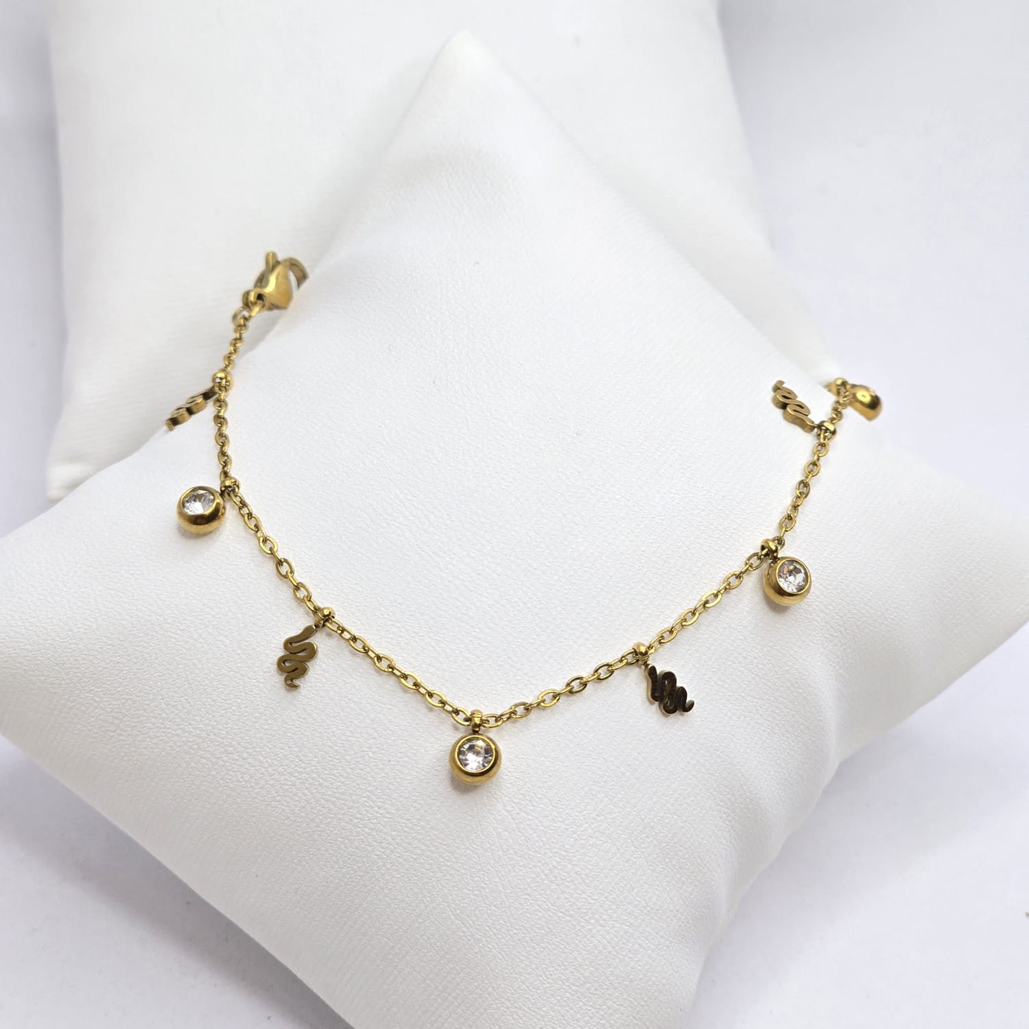 Hypoallergenic bracelet