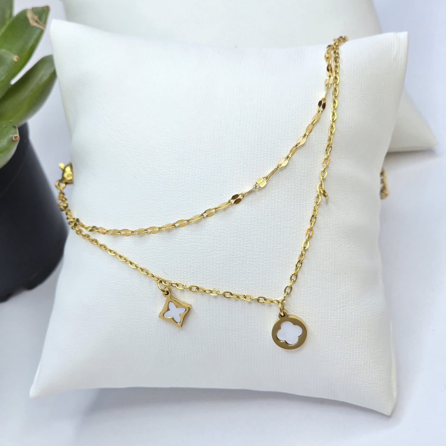 Hypoallergenic bracelet