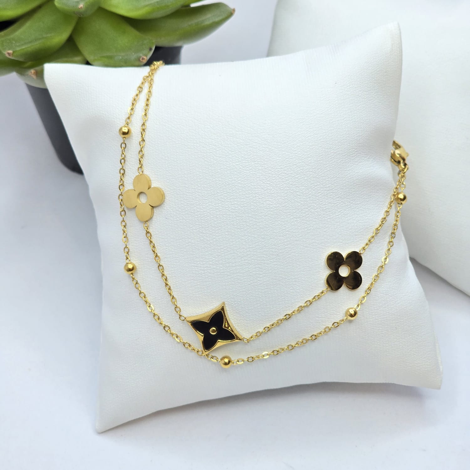 Hypoallergenic bracelet