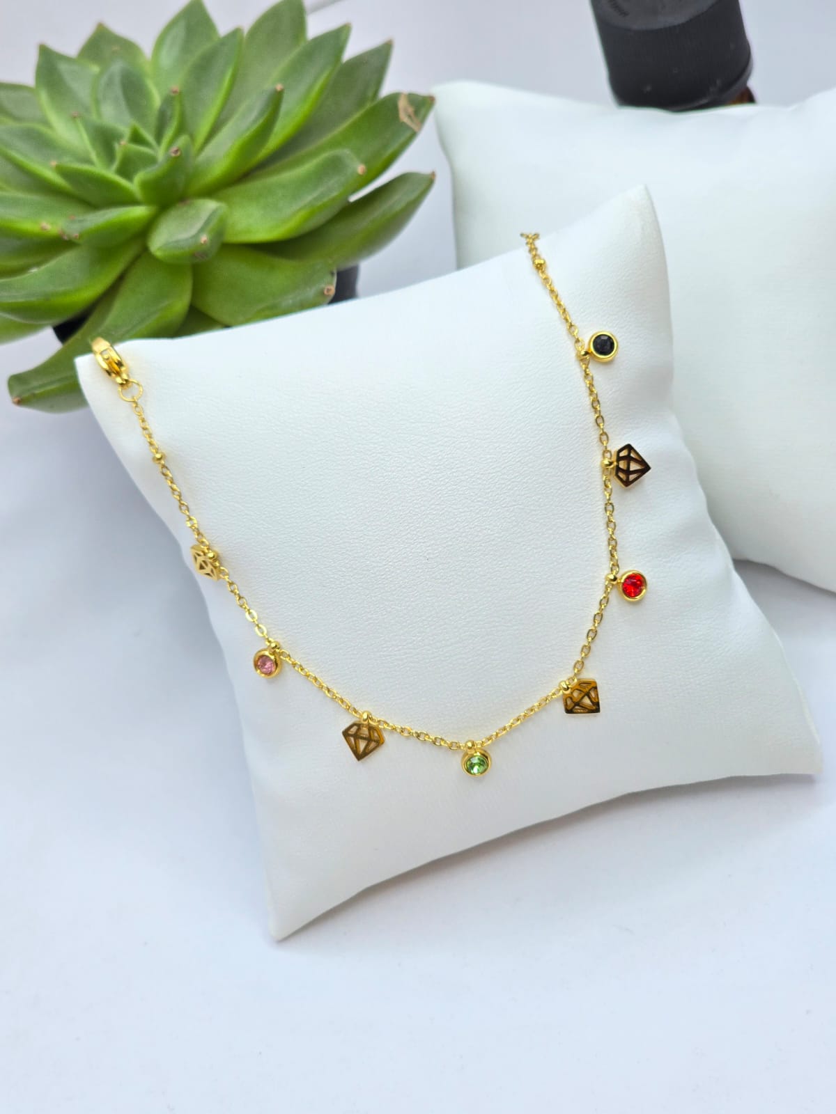 Hypoallergenic bracelet