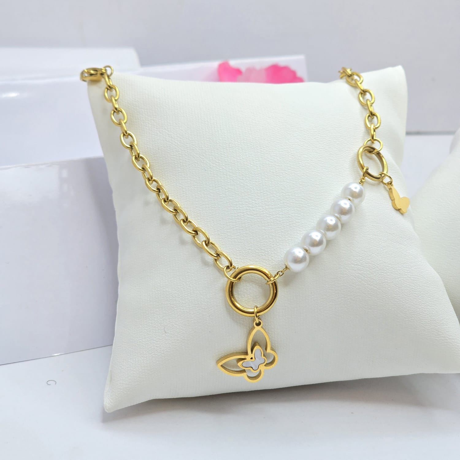 Hypoallergenic bracelet