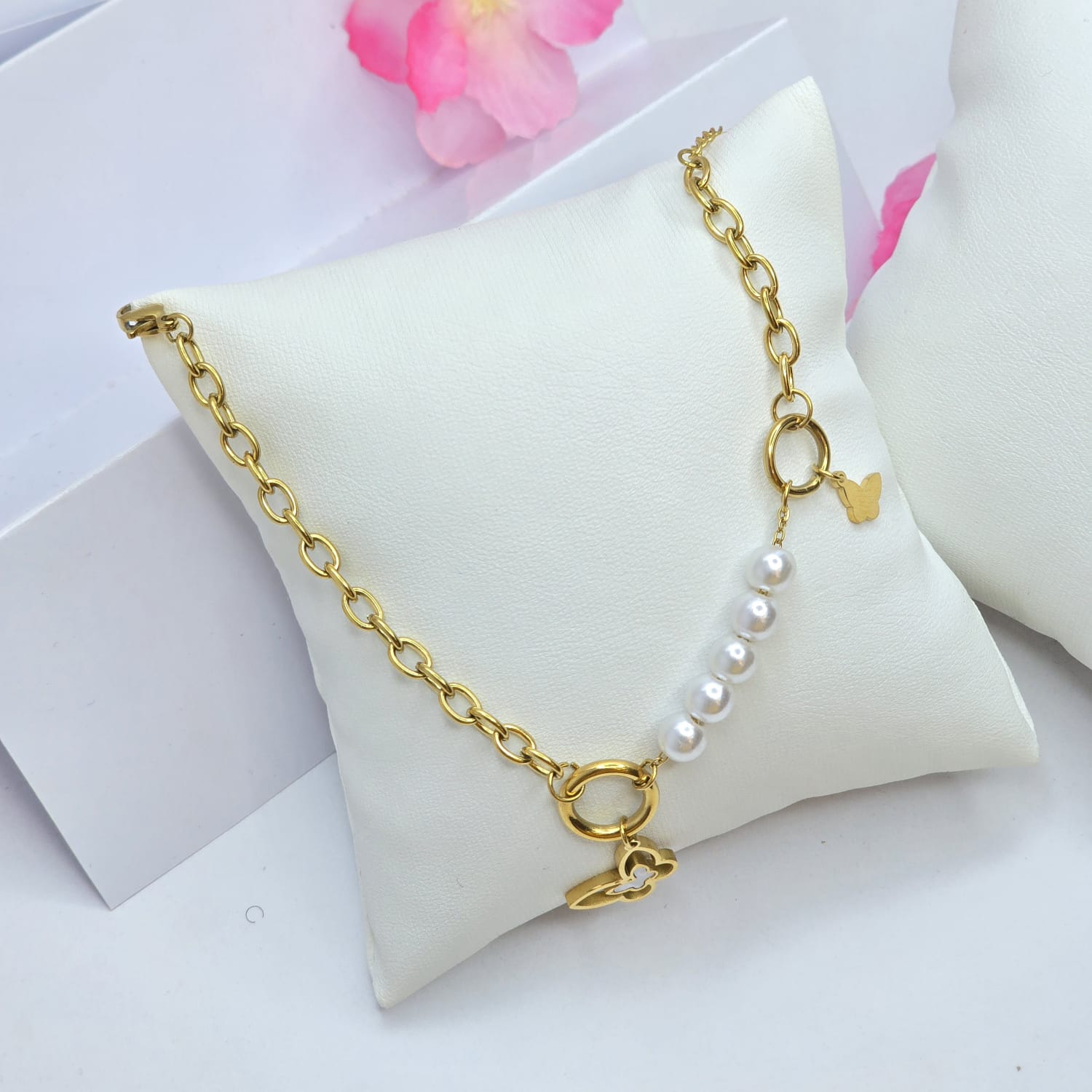 Hypoallergenic bracelet
