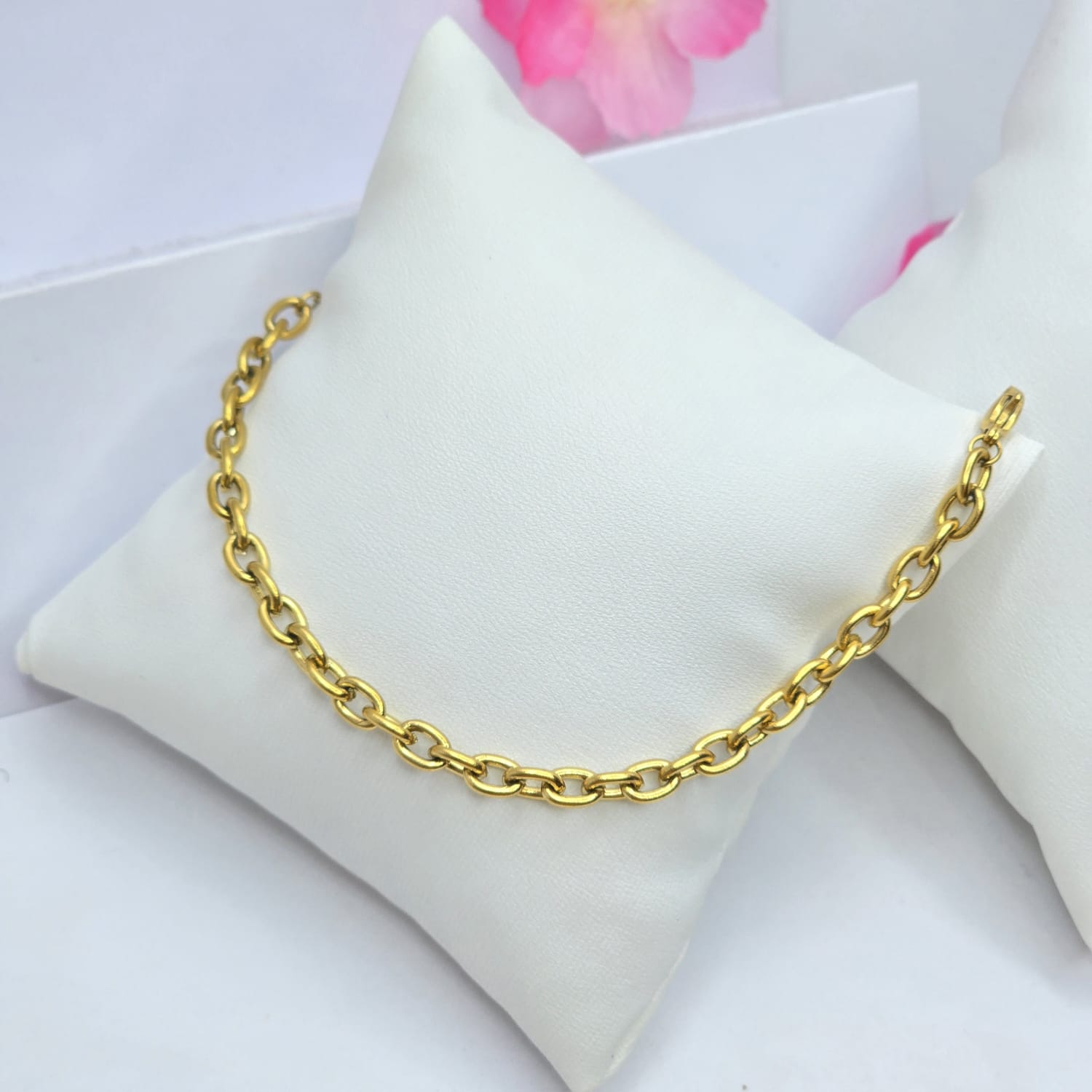 Hypoallergenic bracelet