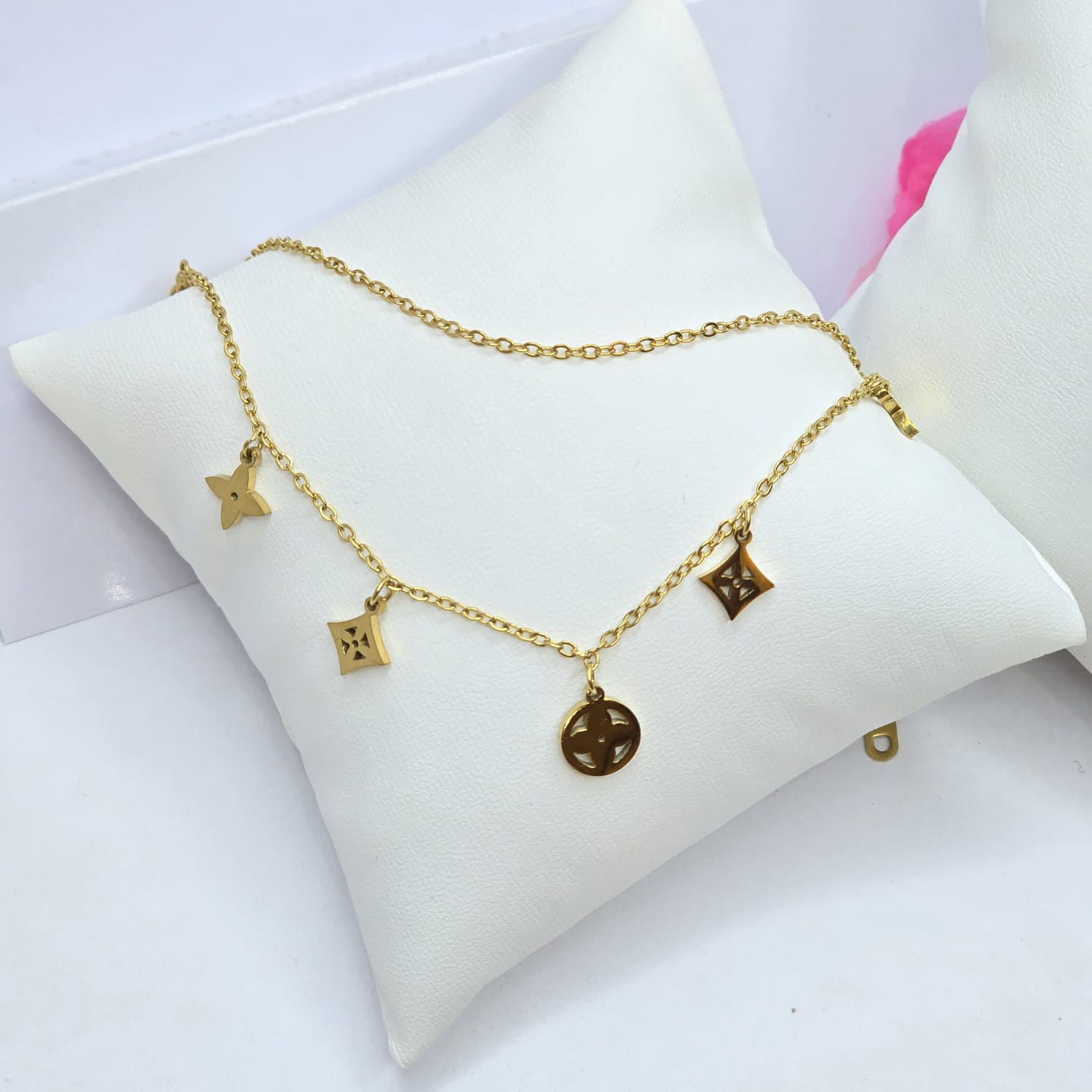 Hypoallergenic bracelet