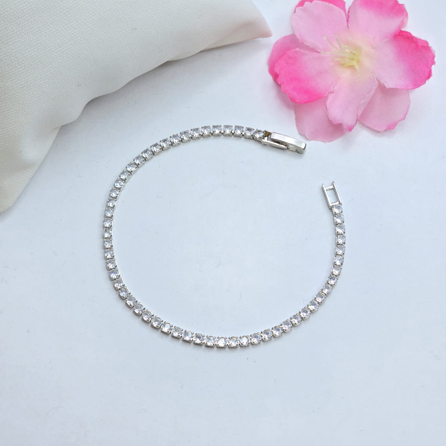 Hypoallergenic bracelet