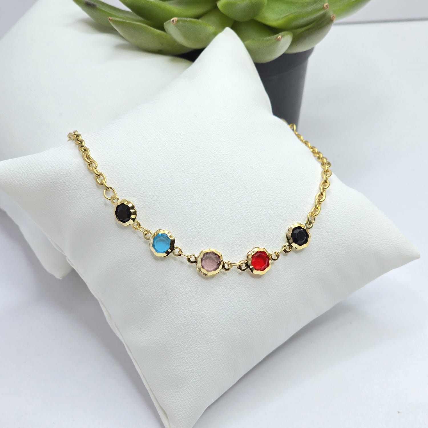 Hypoallergenic bracelet