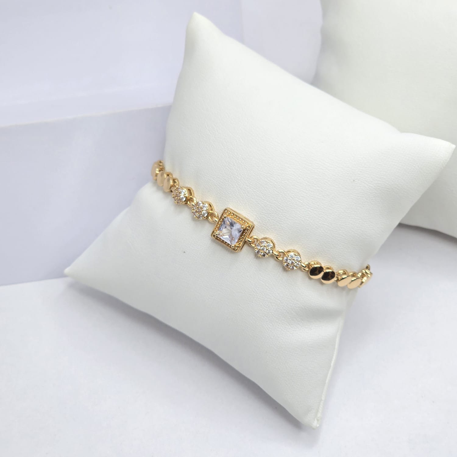 Hypoallergenic bracelet