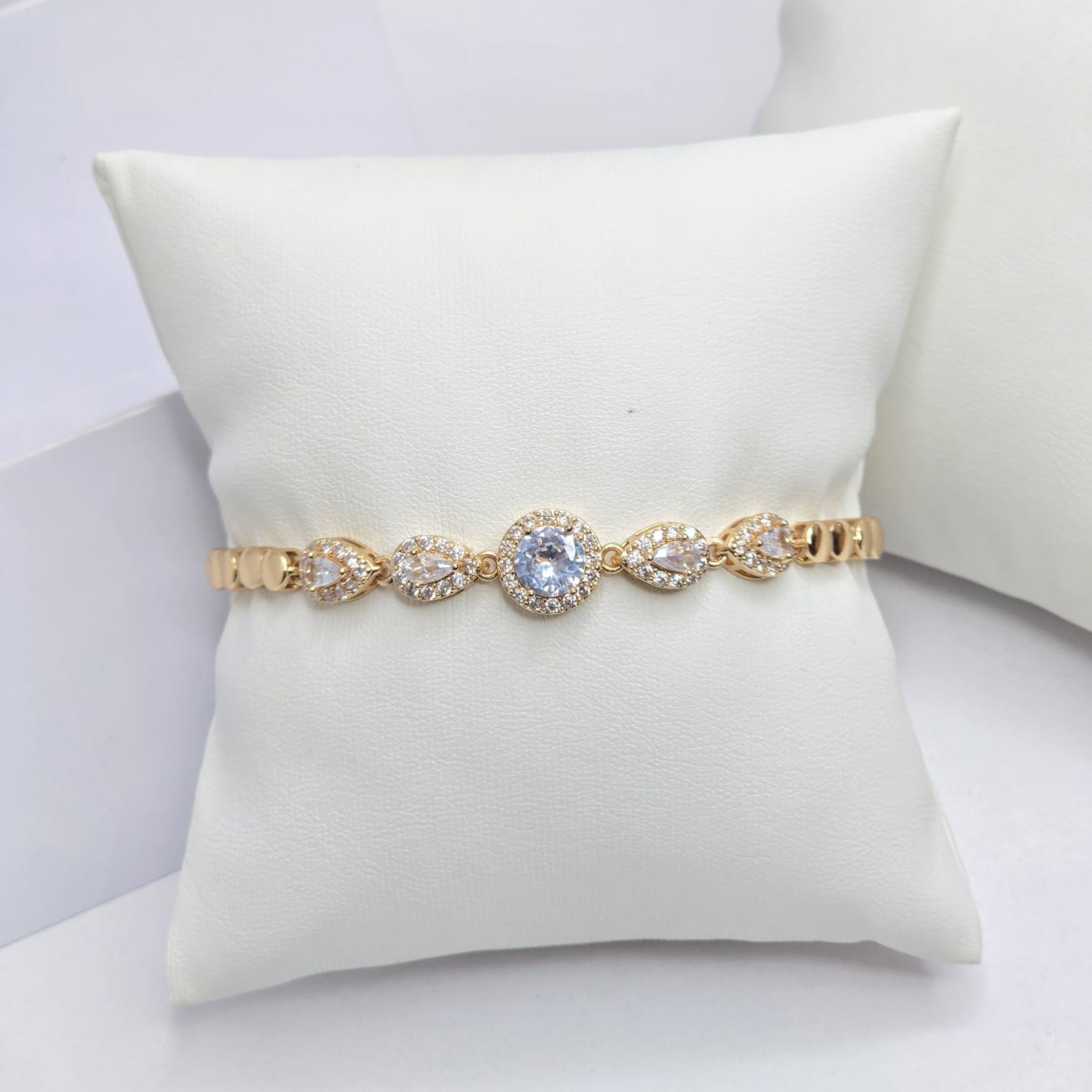 Hypoallergenic bracelet
