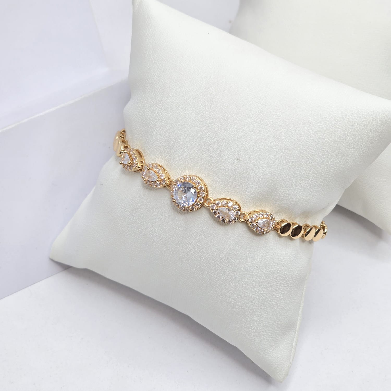 Hypoallergenic bracelet