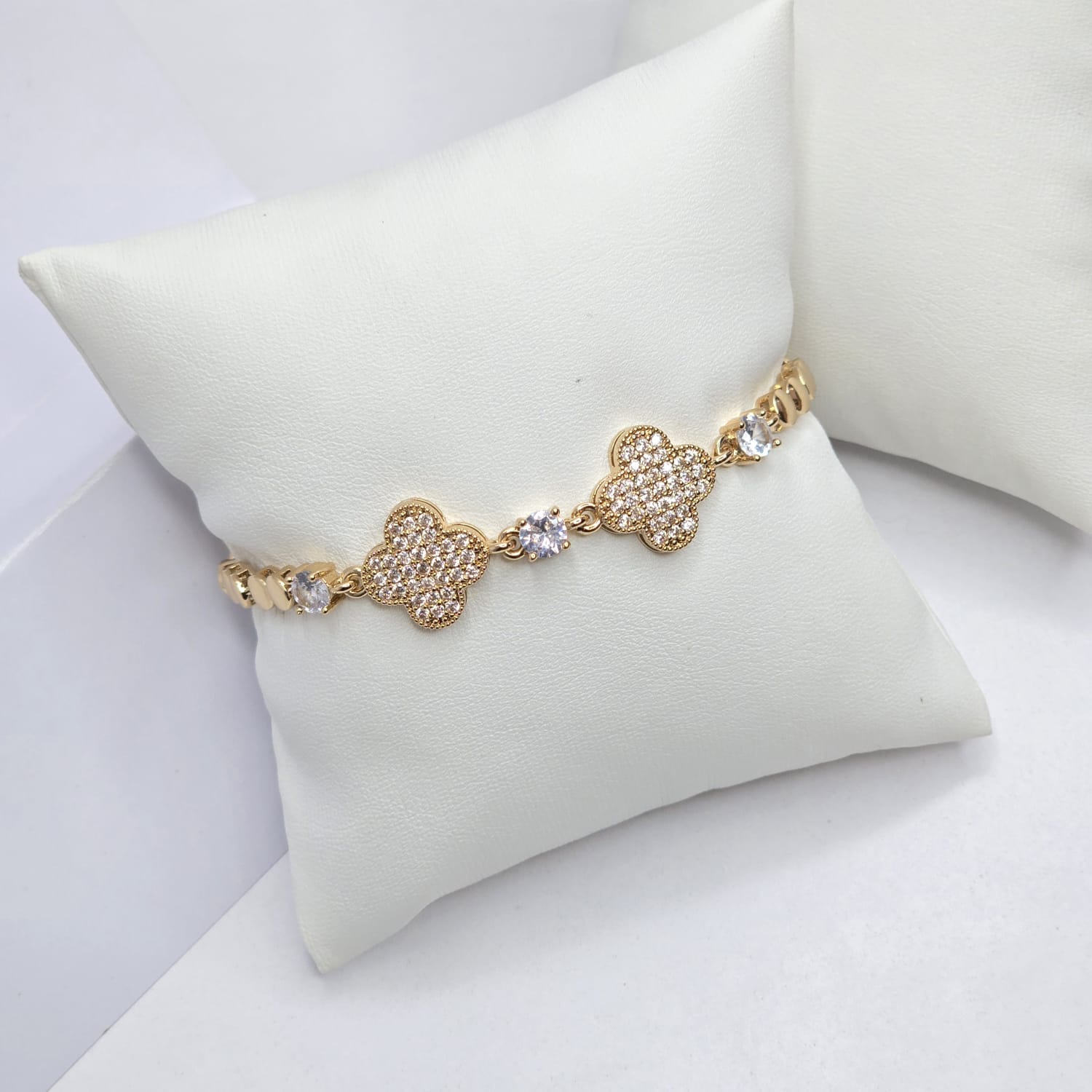 Hypoallergenic bracelet