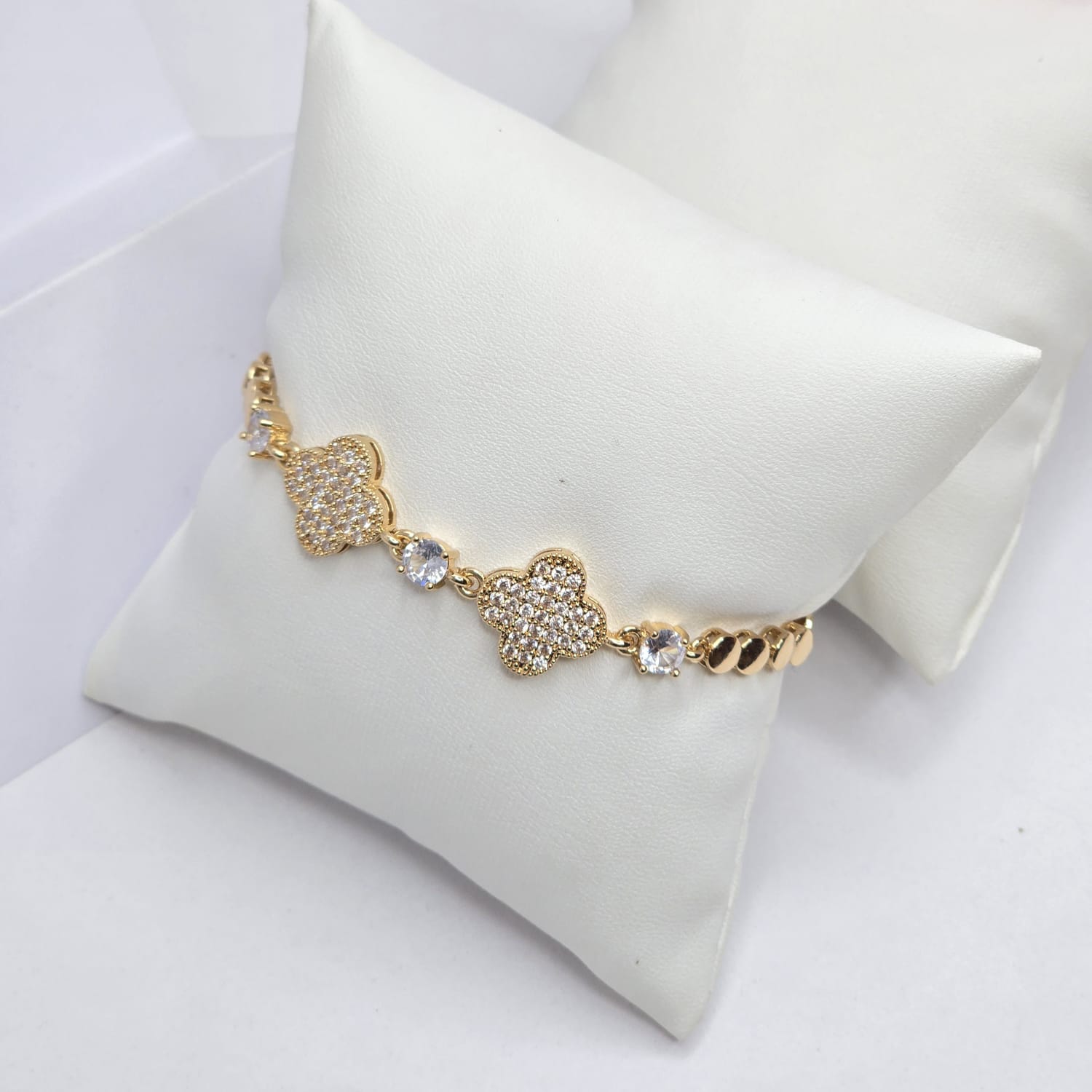 Hypoallergenic bracelet