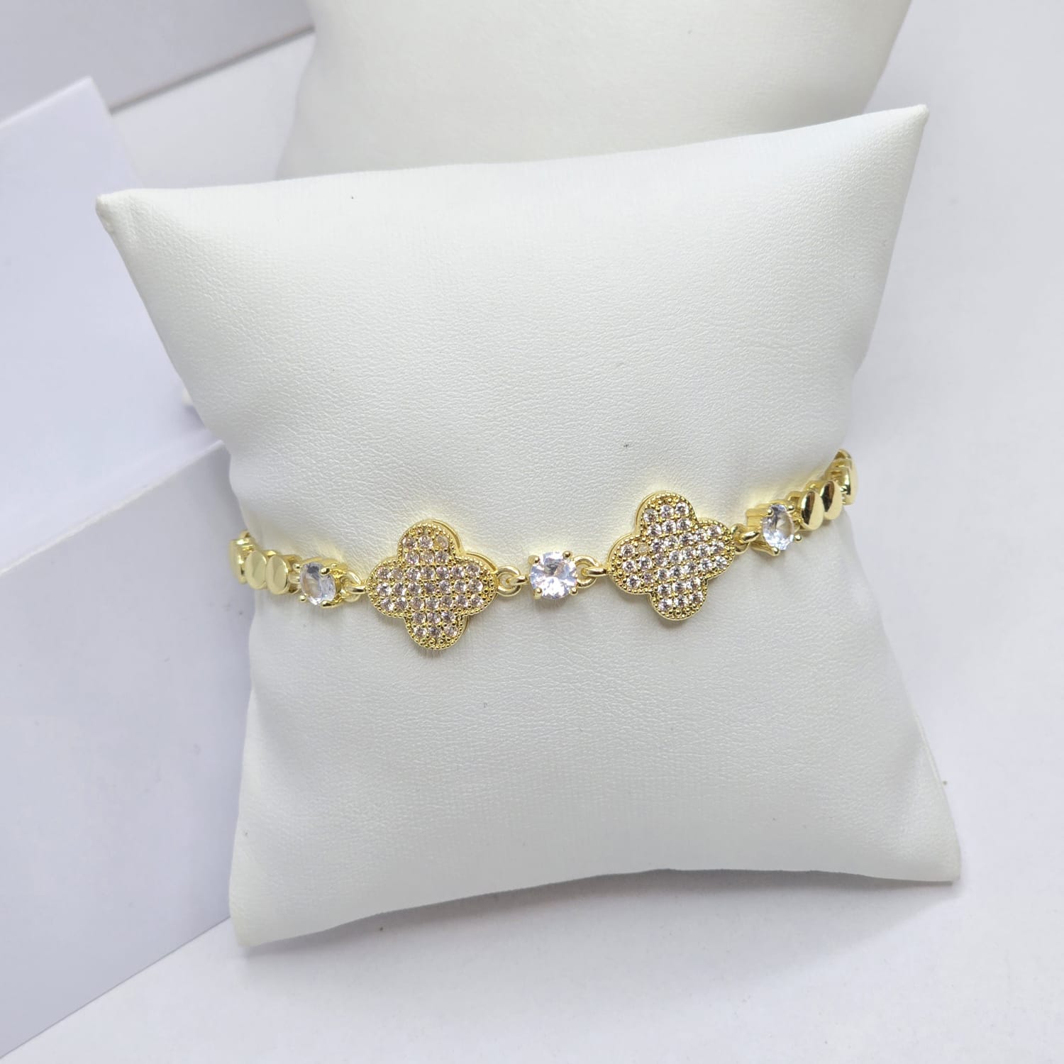 Hypoallergenic bracelet