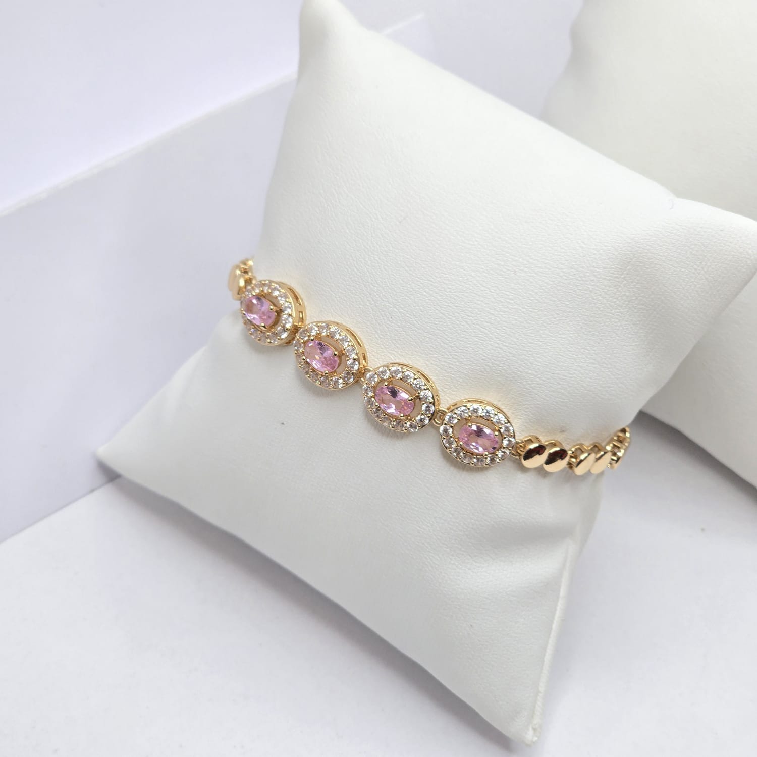 Hypoallergenic bracelet