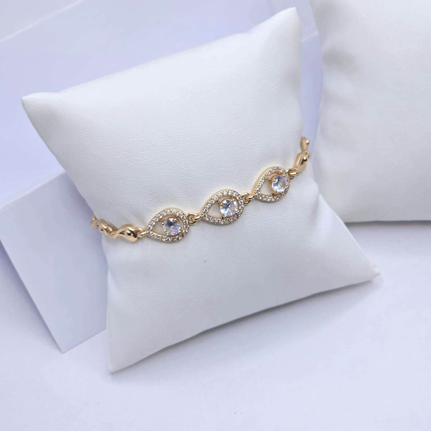 Hypoallergenic bracelet