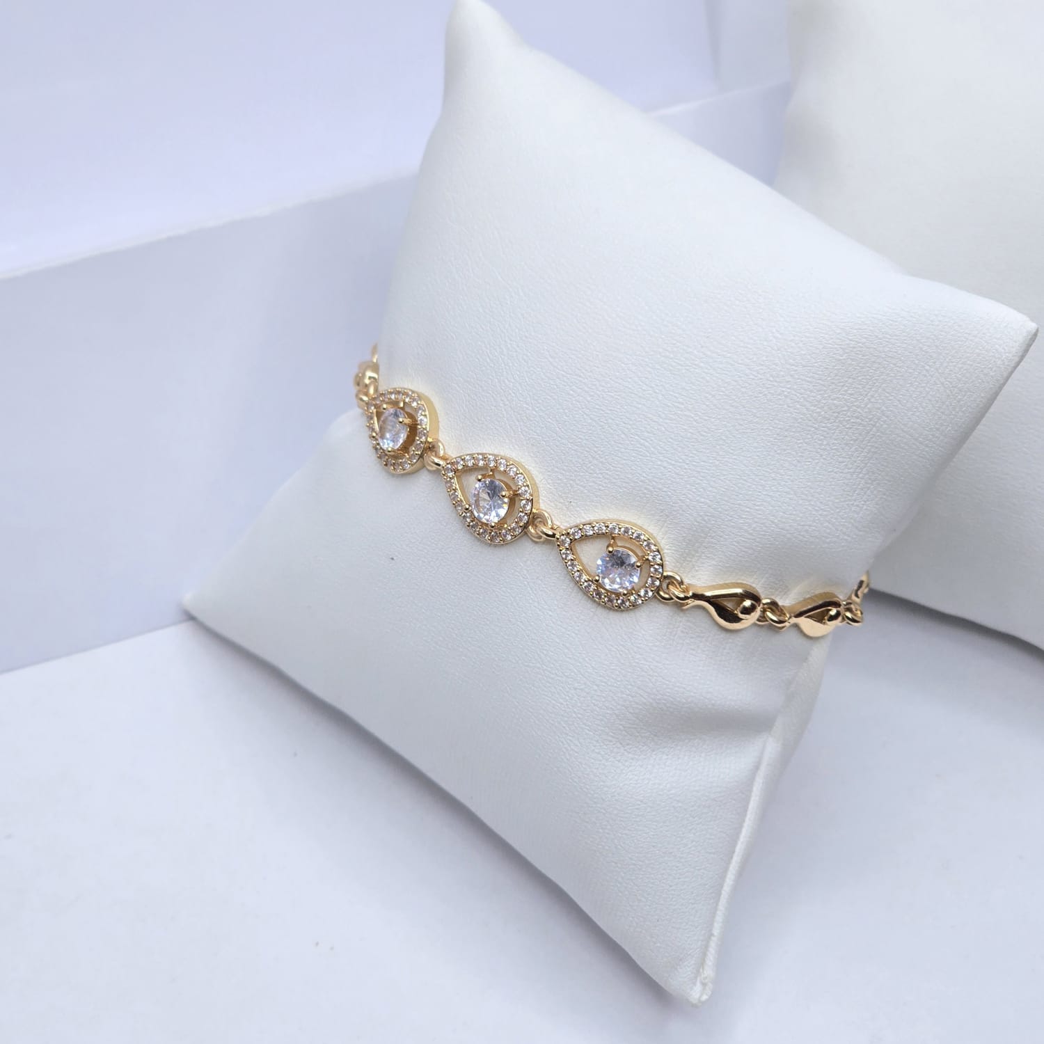 Hypoallergenic bracelet