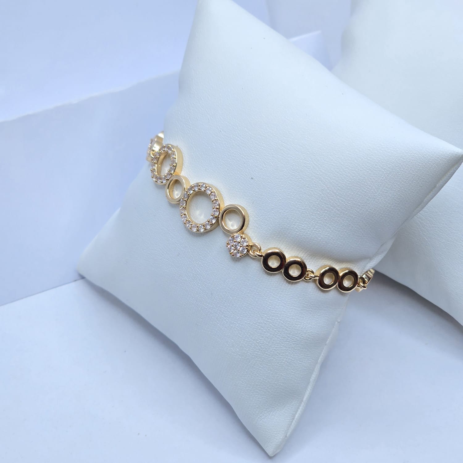 Hypoallergenic bracelet