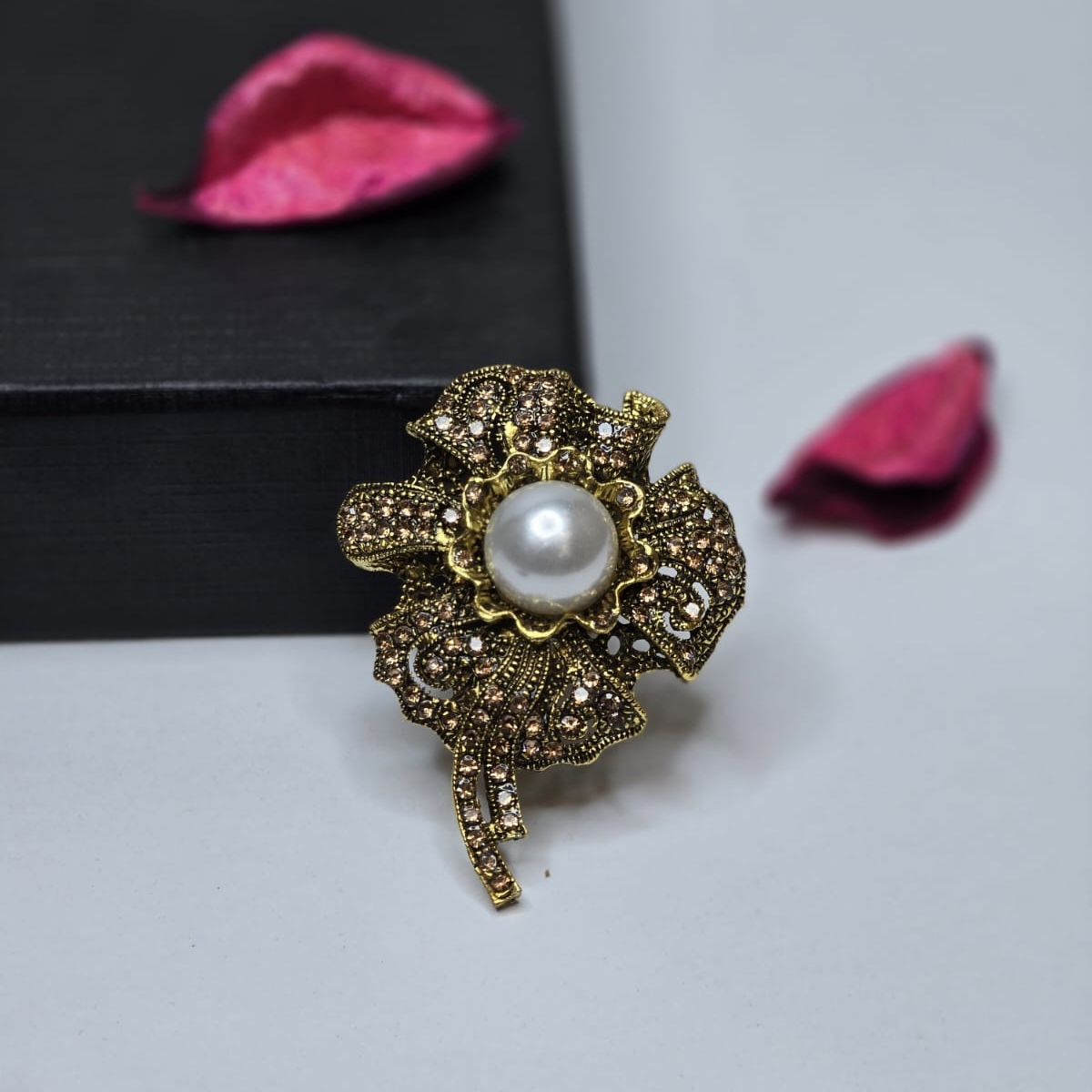 Brooch 202