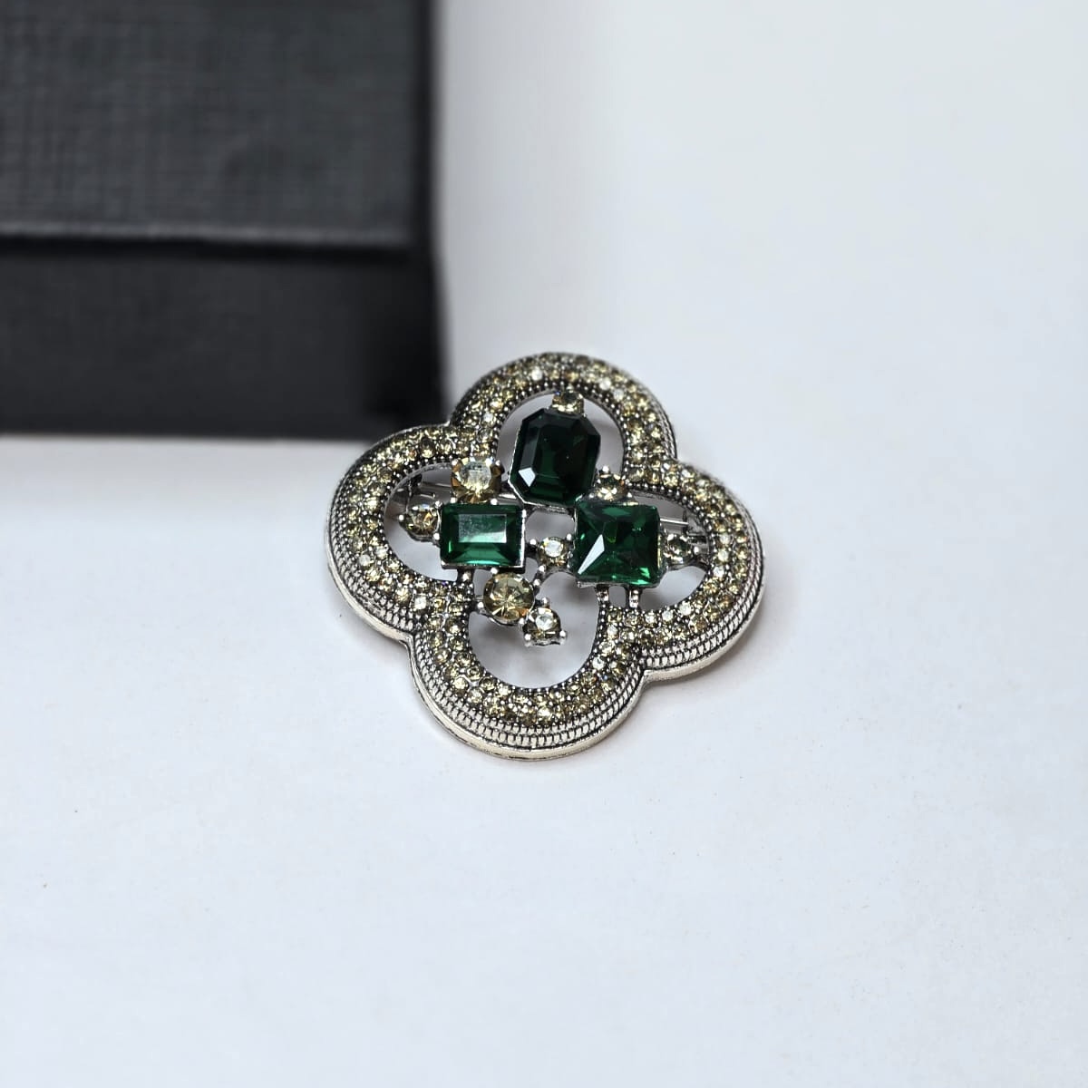 Brooch 208