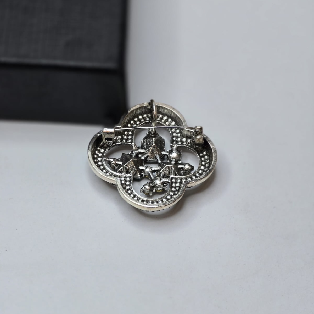 Brooch 209