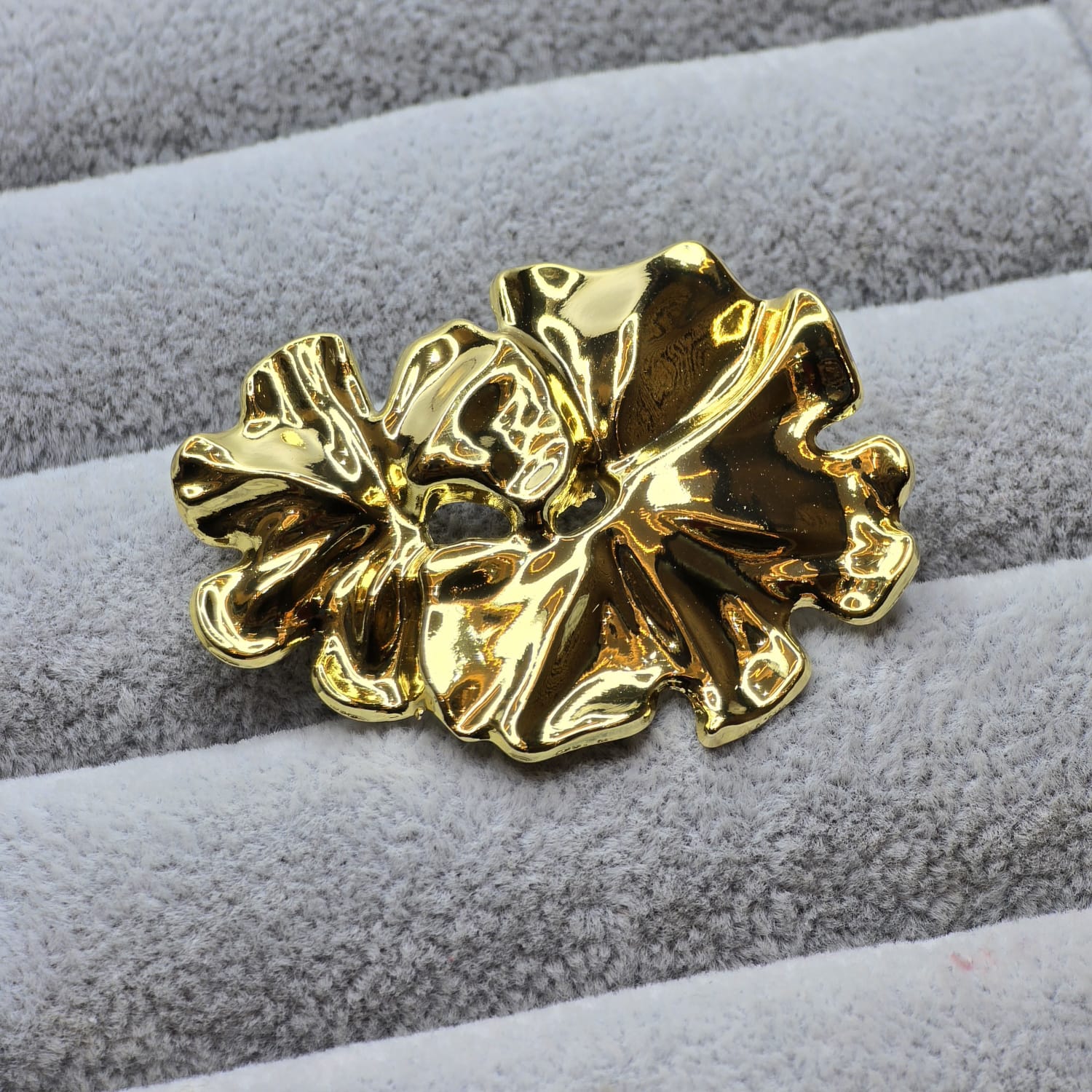 Brooch 246