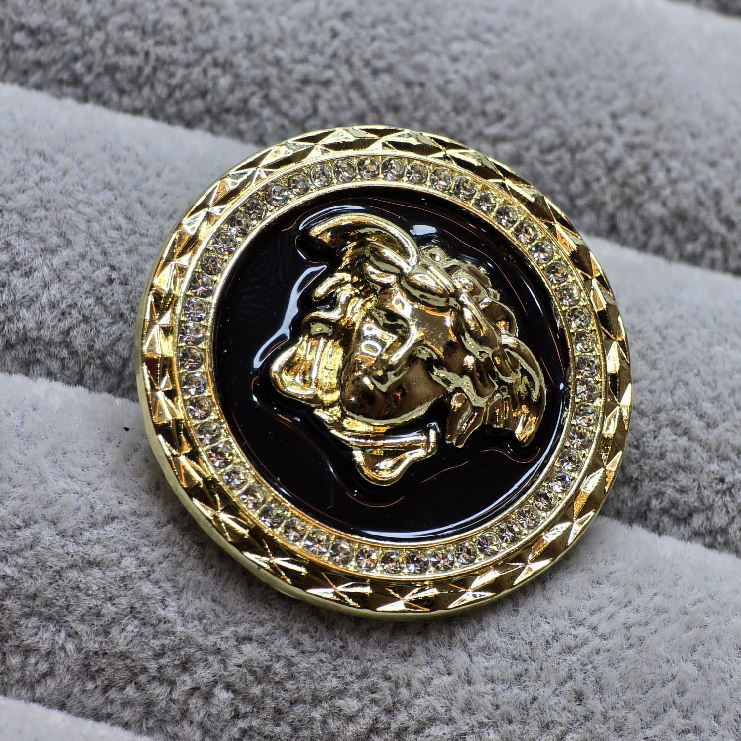 Brooch 250