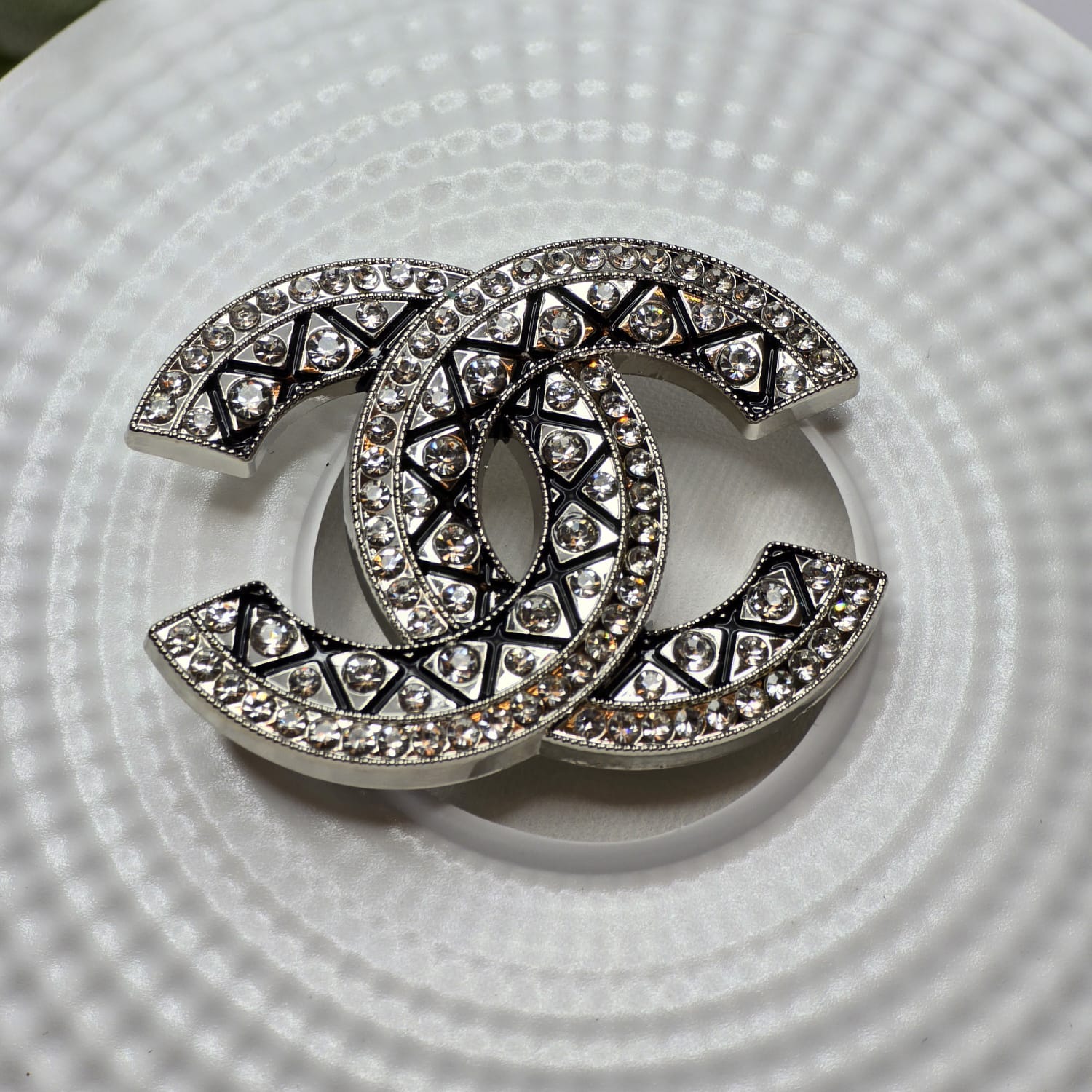 Brooch 255