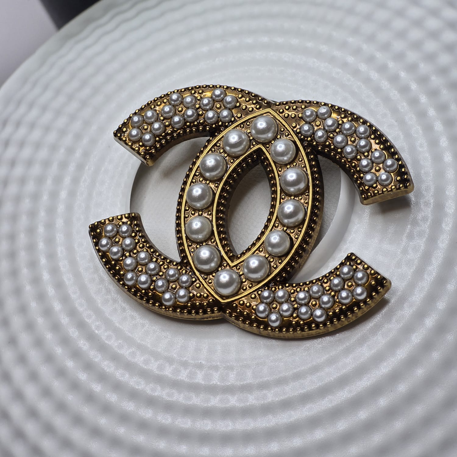 Brooch 260