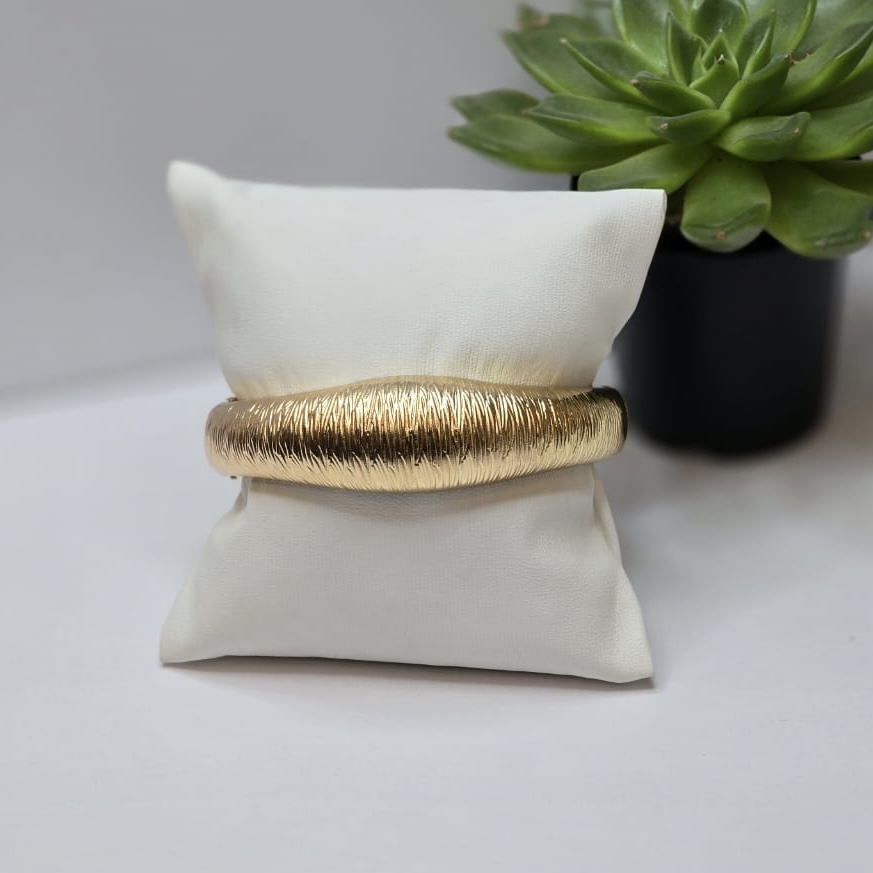 Chunky Bangle 100